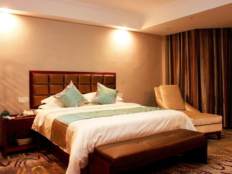 Greentree Inn Jiangxi Jindezhen People Square Jindin Business Hotel Jingdezhen Bagian luar foto